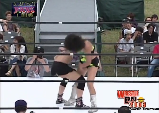 becky_lynch_vs_kyoko_kimura_in_japan_in_2006-yc0uz4suncp31_081.jpg
