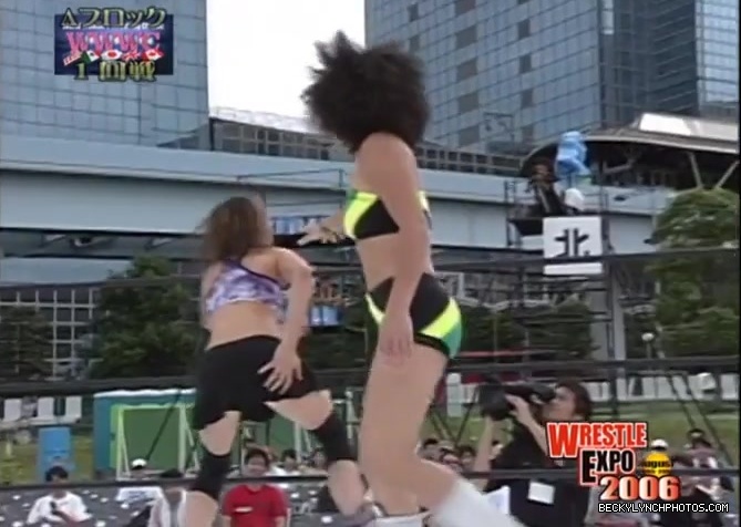 becky_lynch_vs_kyoko_kimura_in_japan_in_2006-yc0uz4suncp31_083.jpg