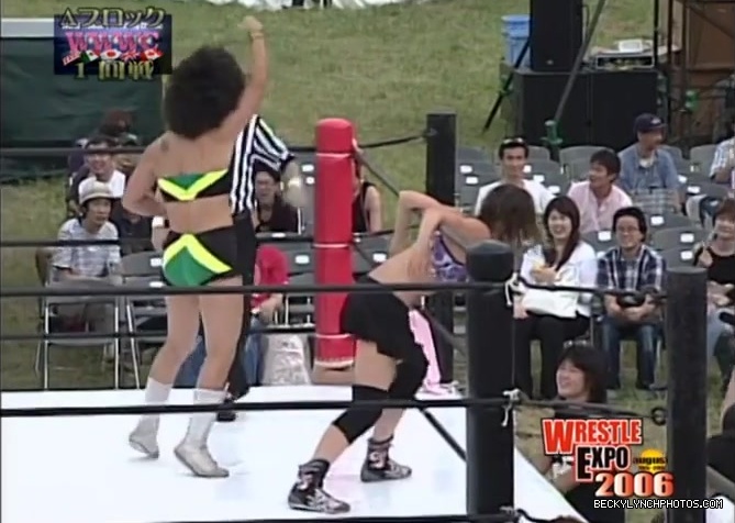 becky_lynch_vs_kyoko_kimura_in_japan_in_2006-yc0uz4suncp31_097.jpg