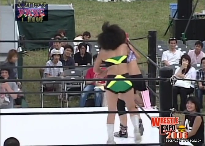 becky_lynch_vs_kyoko_kimura_in_japan_in_2006-yc0uz4suncp31_102.jpg