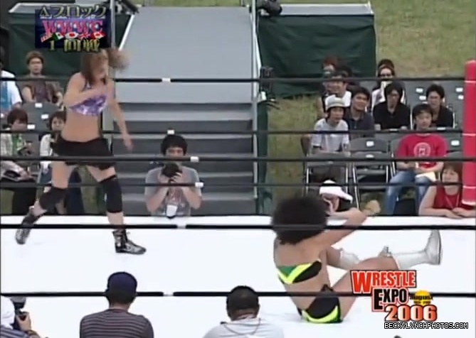 becky_lynch_vs_kyoko_kimura_in_japan_in_2006-yc0uz4suncp31_108.jpg