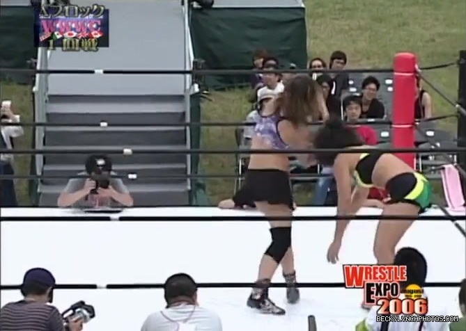 becky_lynch_vs_kyoko_kimura_in_japan_in_2006-yc0uz4suncp31_114.jpg