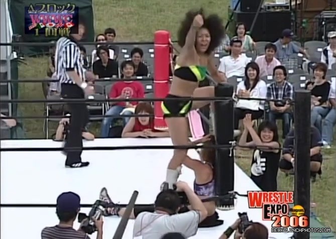 becky_lynch_vs_kyoko_kimura_in_japan_in_2006-yc0uz4suncp31_137.jpg