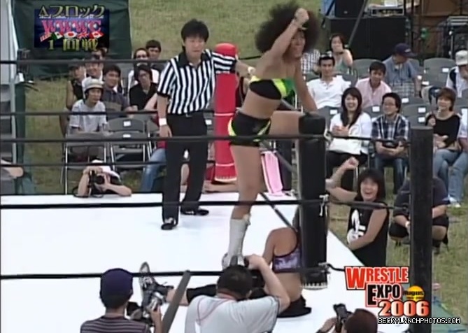 becky_lynch_vs_kyoko_kimura_in_japan_in_2006-yc0uz4suncp31_139.jpg