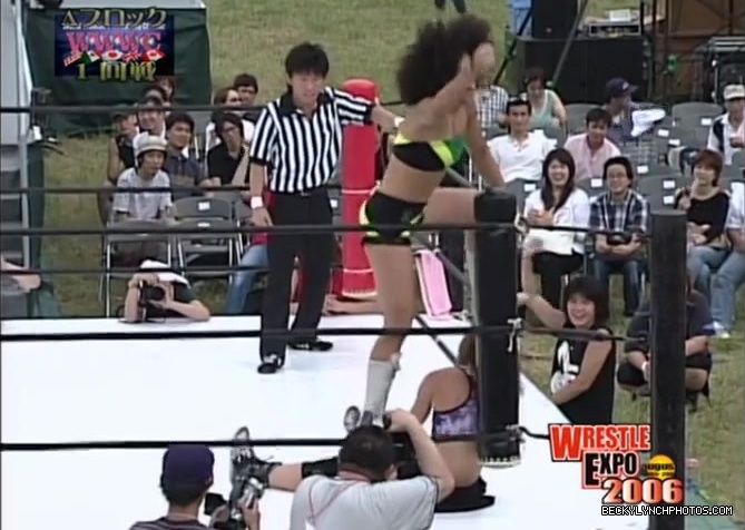 becky_lynch_vs_kyoko_kimura_in_japan_in_2006-yc0uz4suncp31_141.jpg