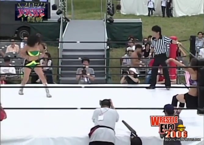 becky_lynch_vs_kyoko_kimura_in_japan_in_2006-yc0uz4suncp31_150.jpg