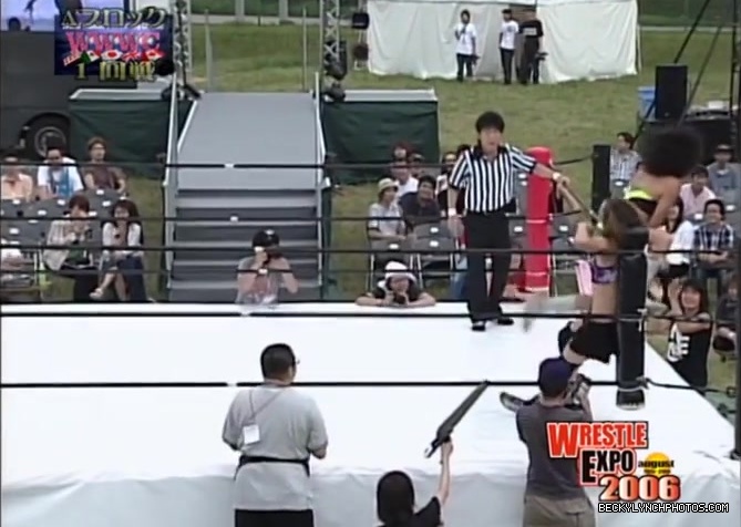 becky_lynch_vs_kyoko_kimura_in_japan_in_2006-yc0uz4suncp31_153.jpg