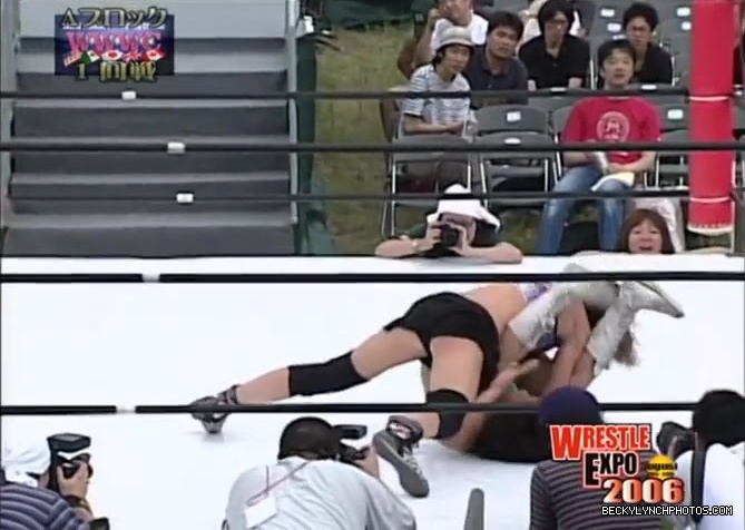 becky_lynch_vs_kyoko_kimura_in_japan_in_2006-yc0uz4suncp31_178.jpg