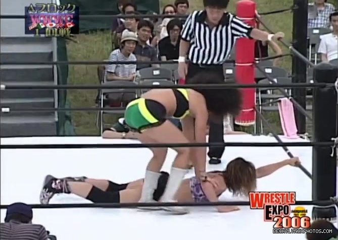 becky_lynch_vs_kyoko_kimura_in_japan_in_2006-yc0uz4suncp31_192.jpg