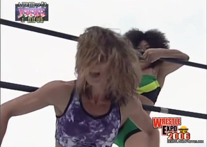 becky_lynch_vs_kyoko_kimura_in_japan_in_2006-yc0uz4suncp31_199.jpg