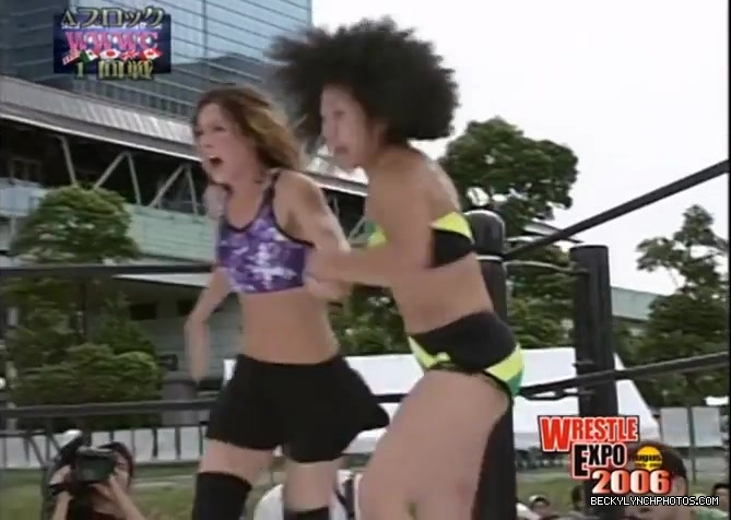 becky_lynch_vs_kyoko_kimura_in_japan_in_2006-yc0uz4suncp31_212.jpg