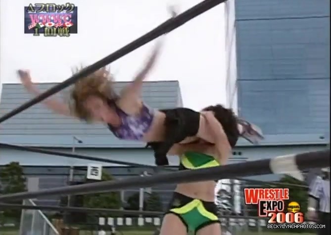 becky_lynch_vs_kyoko_kimura_in_japan_in_2006-yc0uz4suncp31_215.jpg