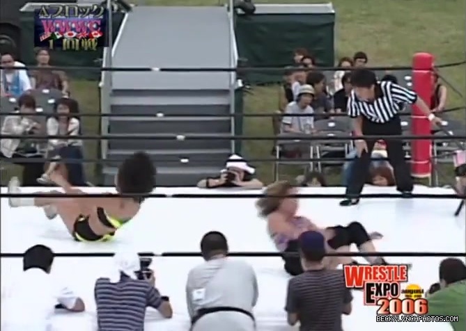 becky_lynch_vs_kyoko_kimura_in_japan_in_2006-yc0uz4suncp31_222.jpg