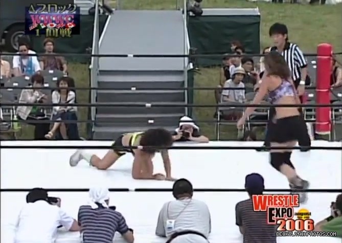 becky_lynch_vs_kyoko_kimura_in_japan_in_2006-yc0uz4suncp31_224.jpg