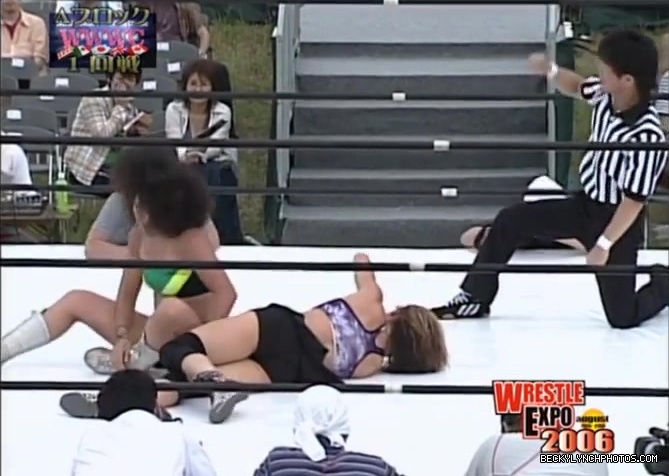 becky_lynch_vs_kyoko_kimura_in_japan_in_2006-yc0uz4suncp31_244.jpg