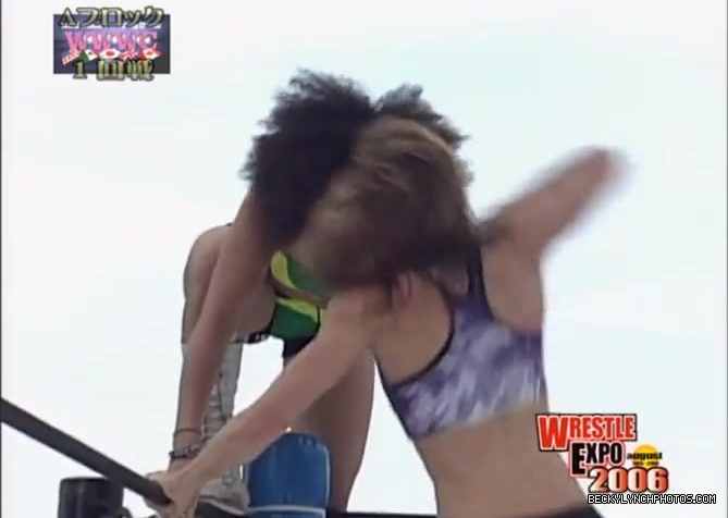 becky_lynch_vs_kyoko_kimura_in_japan_in_2006-yc0uz4suncp31_257.jpg