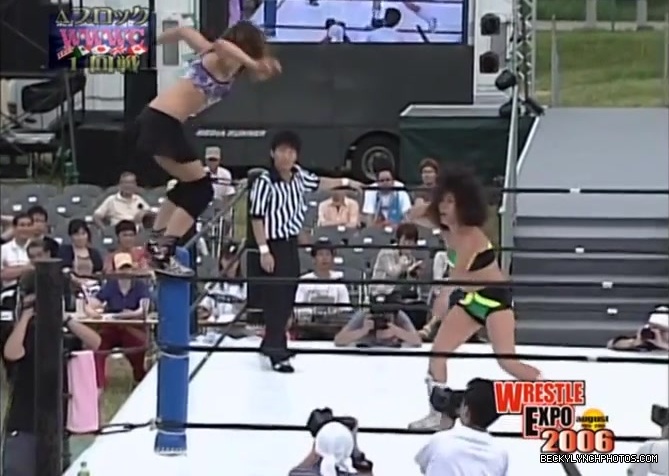 becky_lynch_vs_kyoko_kimura_in_japan_in_2006-yc0uz4suncp31_283.jpg