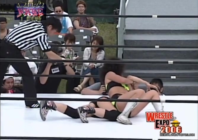 becky_lynch_vs_kyoko_kimura_in_japan_in_2006-yc0uz4suncp31_317.jpg