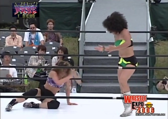 becky_lynch_vs_kyoko_kimura_in_japan_in_2006-yc0uz4suncp31_327.jpg