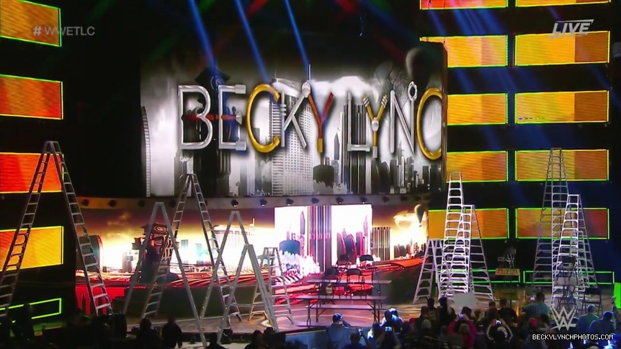 WWE_TLC_2016_PPV_720p_WEB_h264-HEEL_mp40033.jpg