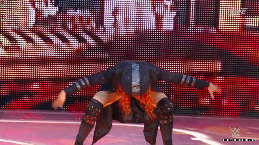 WWE_TLC_2016_PPV_720p_WEB_h264-HEEL_mp40036.jpg
