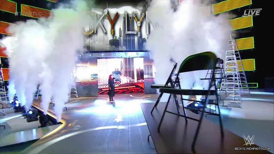 WWE_TLC_2016_PPV_720p_WEB_h264-HEEL_mp40043.jpg