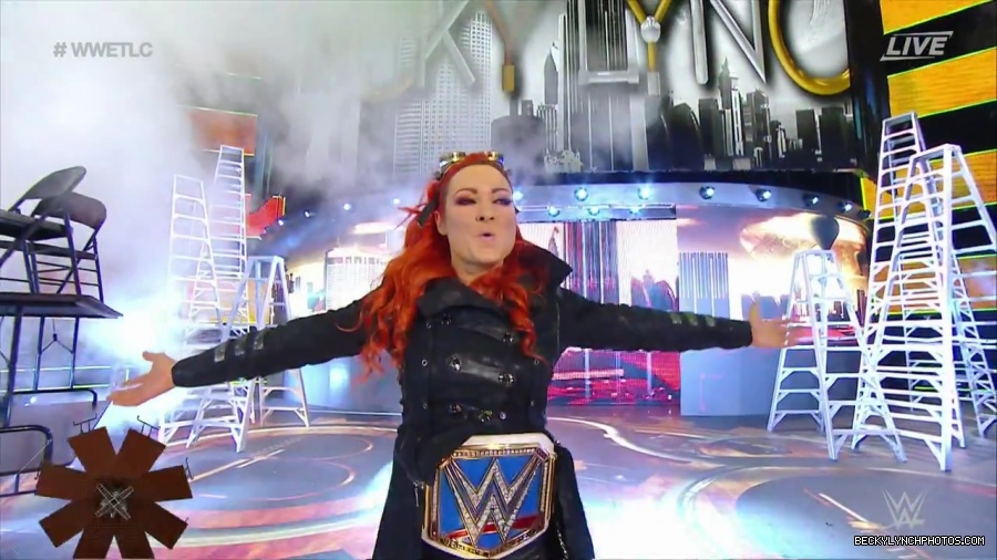 WWE_TLC_2016_PPV_720p_WEB_h264-HEEL_mp40047.jpg