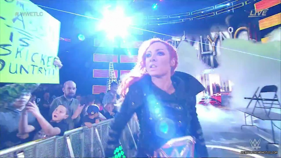 WWE_TLC_2016_PPV_720p_WEB_h264-HEEL_mp40062.jpg