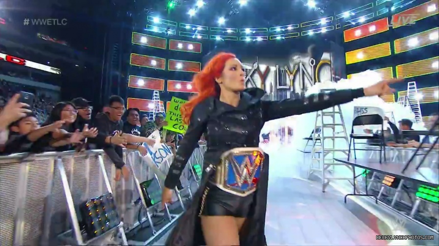 WWE_TLC_2016_PPV_720p_WEB_h264-HEEL_mp40064.jpg