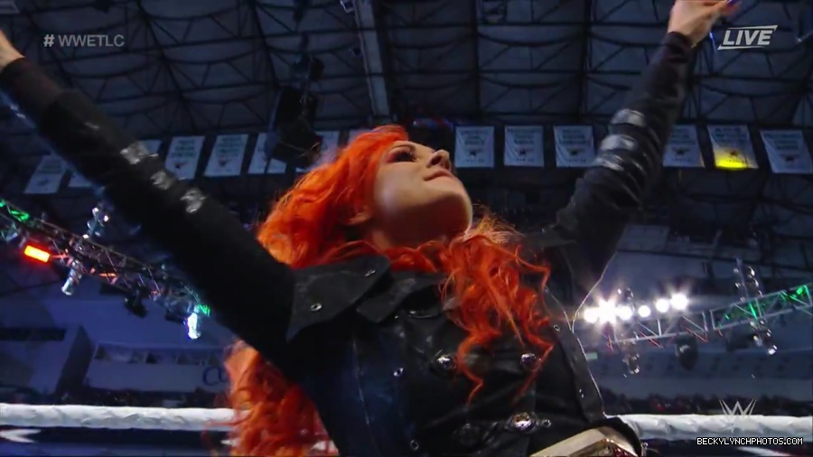 WWE_TLC_2016_PPV_720p_WEB_h264-HEEL_mp40081.jpg