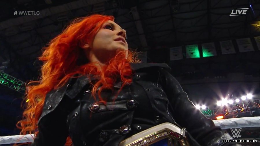 WWE_TLC_2016_PPV_720p_WEB_h264-HEEL_mp40082.jpg