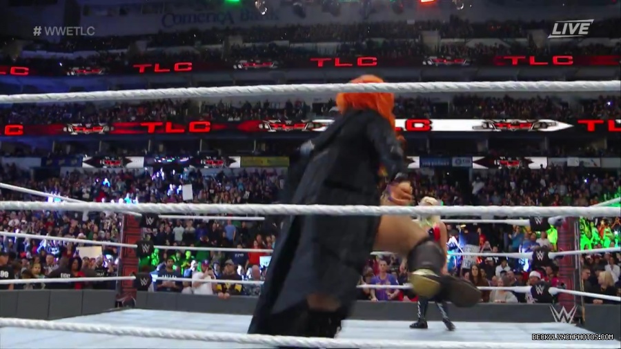 WWE_TLC_2016_PPV_720p_WEB_h264-HEEL_mp40084.jpg