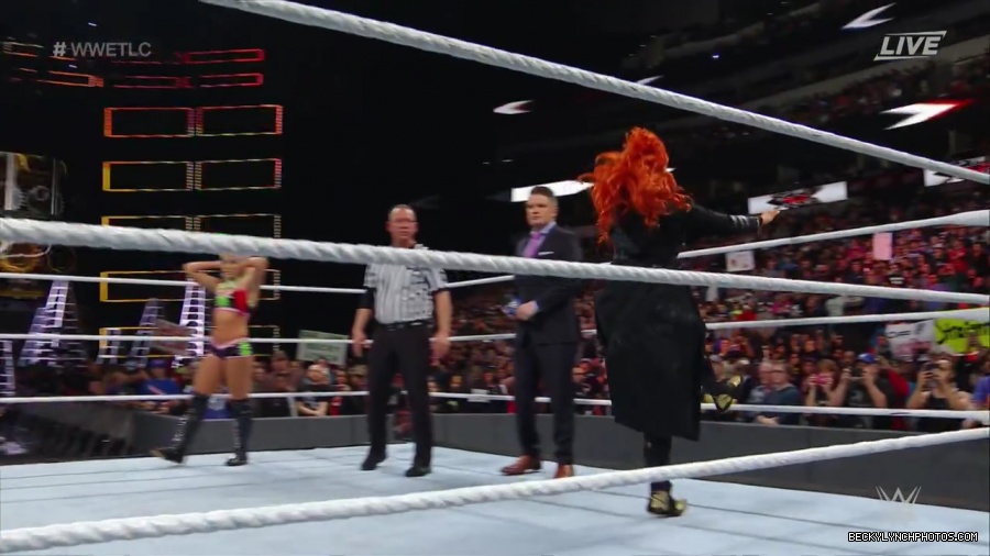 WWE_TLC_2016_PPV_720p_WEB_h264-HEEL_mp40094.jpg