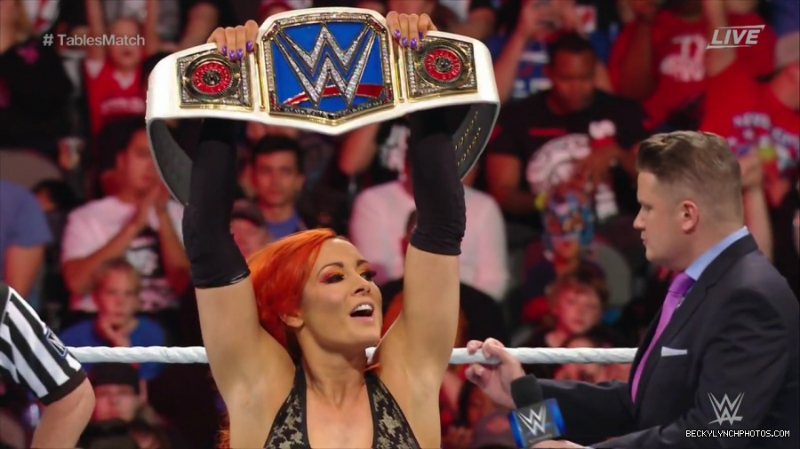 WWE_TLC_2016_PPV_720p_WEB_h264-HEEL_mp40131.jpg