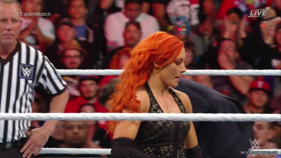 WWE_TLC_2016_PPV_720p_WEB_h264-HEEL_mp40132.jpg