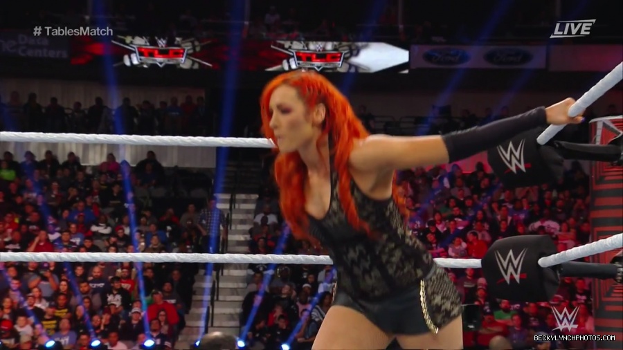 WWE_TLC_2016_PPV_720p_WEB_h264-HEEL_mp40153.jpg