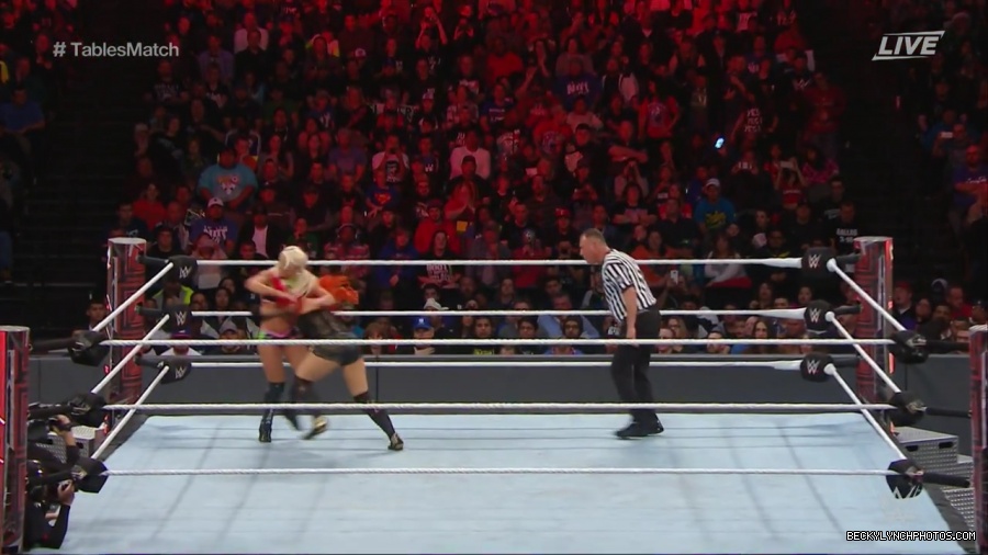 WWE_TLC_2016_PPV_720p_WEB_h264-HEEL_mp40158.jpg