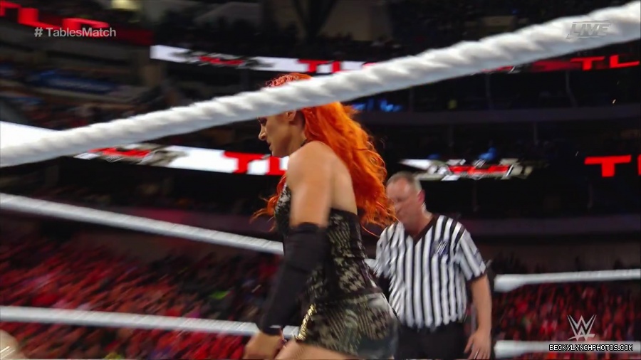 WWE_TLC_2016_PPV_720p_WEB_h264-HEEL_mp40169.jpg