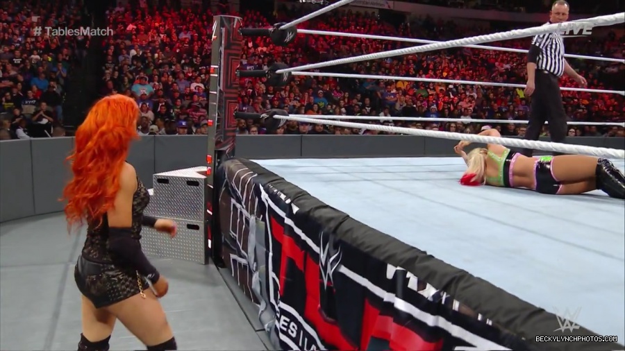 WWE_TLC_2016_PPV_720p_WEB_h264-HEEL_mp40177.jpg