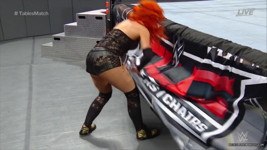 WWE_TLC_2016_PPV_720p_WEB_h264-HEEL_mp40179.jpg