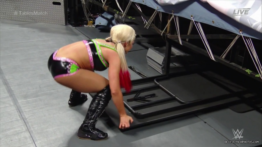 WWE_TLC_2016_PPV_720p_WEB_h264-HEEL_mp40201.jpg