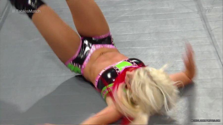 WWE_TLC_2016_PPV_720p_WEB_h264-HEEL_mp40206.jpg