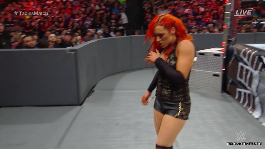 WWE_TLC_2016_PPV_720p_WEB_h264-HEEL_mp40209.jpg
