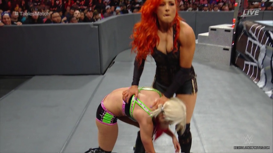 WWE_TLC_2016_PPV_720p_WEB_h264-HEEL_mp40211.jpg