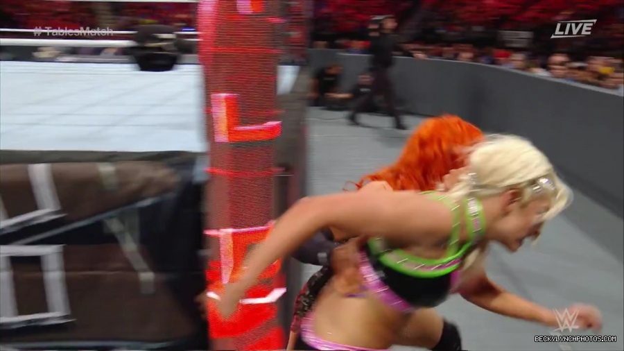 WWE_TLC_2016_PPV_720p_WEB_h264-HEEL_mp40213.jpg