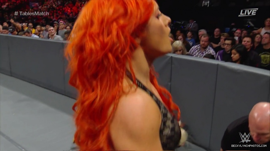 WWE_TLC_2016_PPV_720p_WEB_h264-HEEL_mp40215.jpg