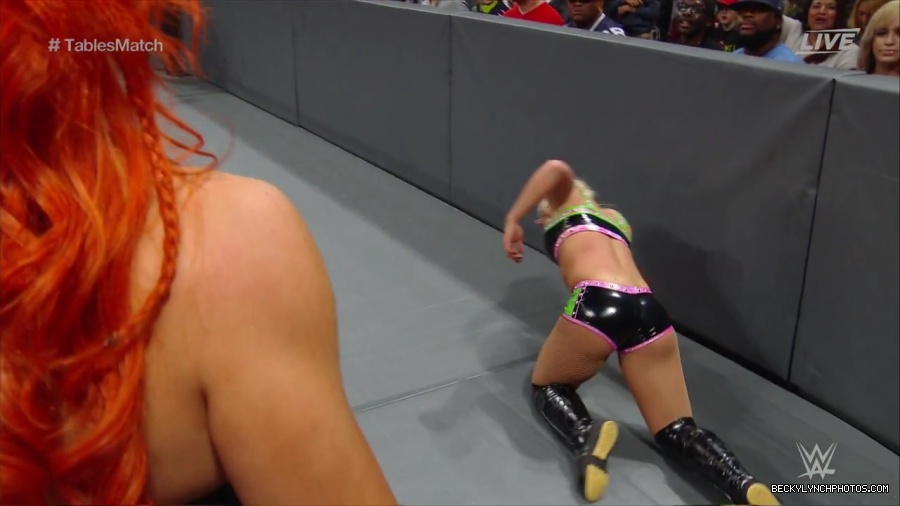 WWE_TLC_2016_PPV_720p_WEB_h264-HEEL_mp40217.jpg