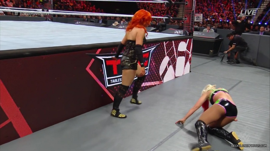 WWE_TLC_2016_PPV_720p_WEB_h264-HEEL_mp40224.jpg