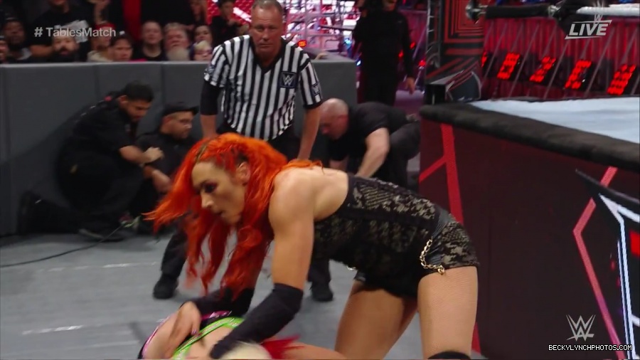 WWE_TLC_2016_PPV_720p_WEB_h264-HEEL_mp40225.jpg