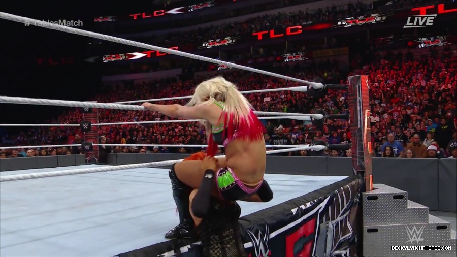 WWE_TLC_2016_PPV_720p_WEB_h264-HEEL_mp40249.jpg